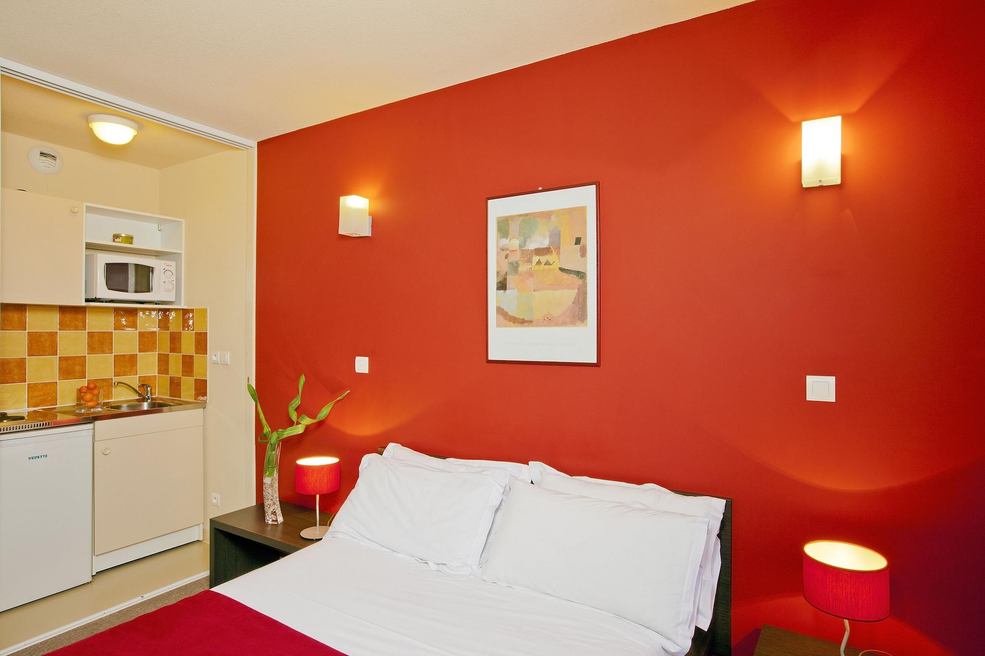 Cerise Valence Aparthotel Valence  Exterior photo