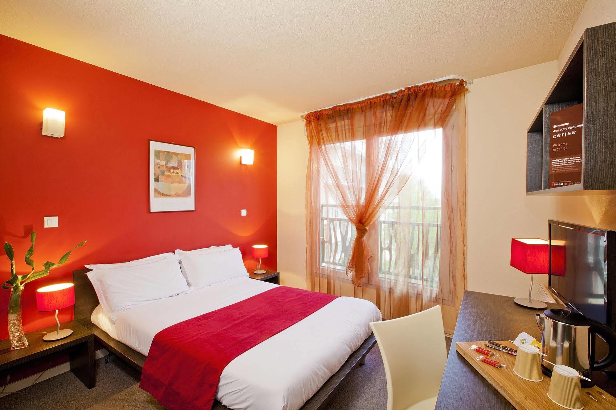 Cerise Valence Aparthotel Valence  Exterior photo